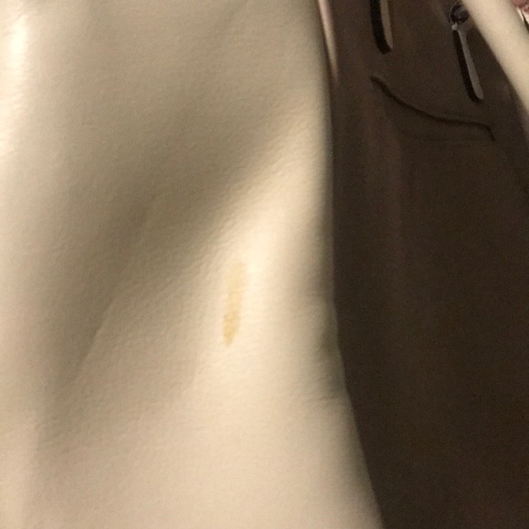 GUESS purse - Picture 4 of 4